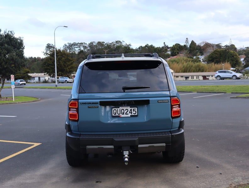 2024 Toyota Land Cruiser Prado ADV 2.8D Hybrid... image 3