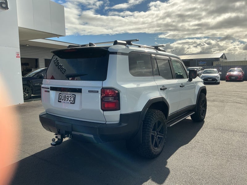 2024 Toyota Land Cruiser Prado ADV 2.8D Hybrid... image 3