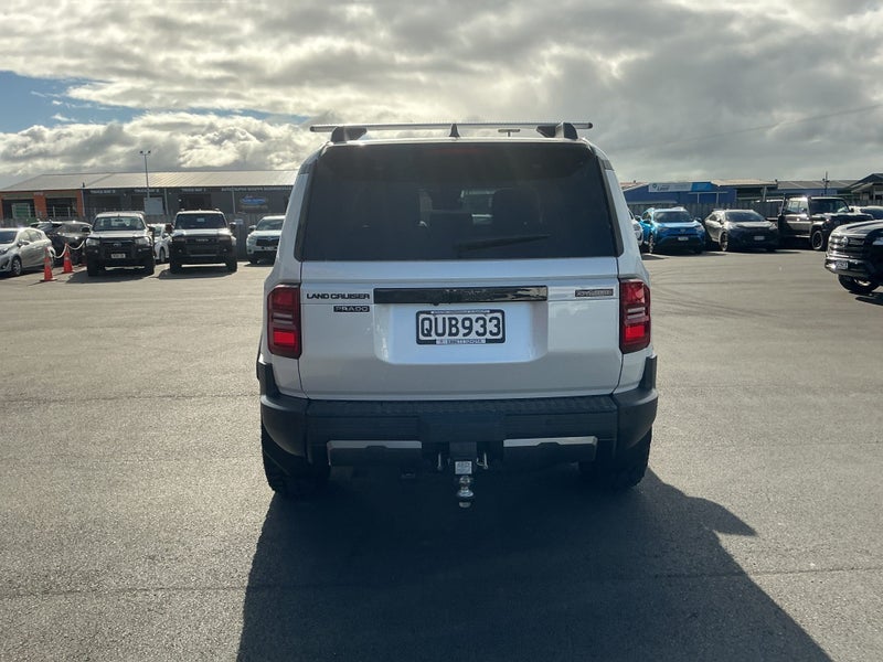 2024 Toyota Land Cruiser Prado ADV 2.8D Hybrid... image 4