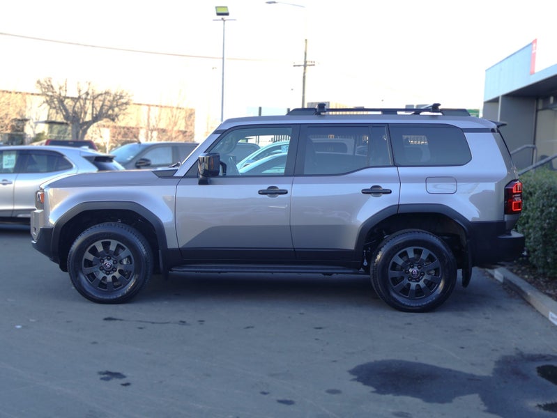 2024 Toyota Land Cruiser Prado ADVENTURE, 4WD/4... image 4