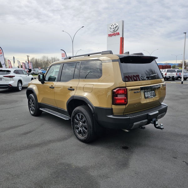 2024 Toyota Land Cruiser Prado Adventure Hybrid... image 5