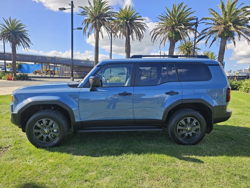 2024 Toyota Land Cruiser Prado Adventure SUV Hy... image 5