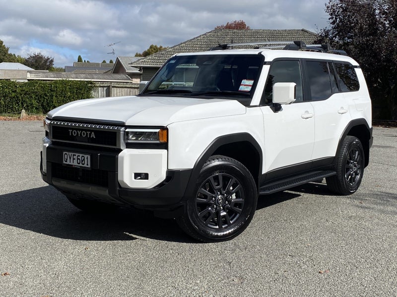 2024 Toyota Land Cruiser Prado GXL 2.8D Hybrid... image 3