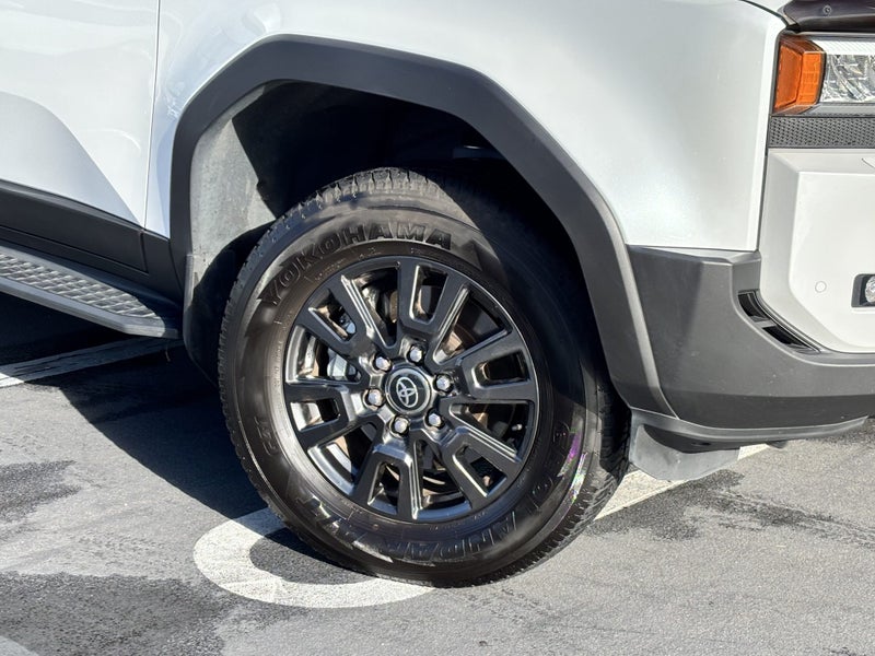 2024 Toyota Land Cruiser Prado GXL 2.8D Hybrid image 5