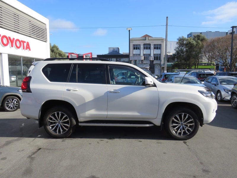 2024 Toyota Land Cruiser Prado Landcruiser Prad... image 3