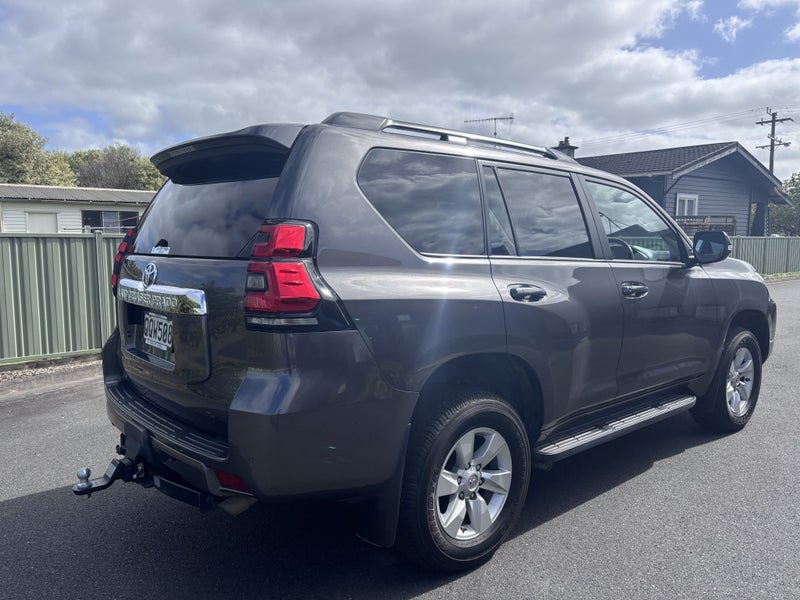 2024 Toyota Land Cruiser Prado Prado GX 2.8D 6A... image 3