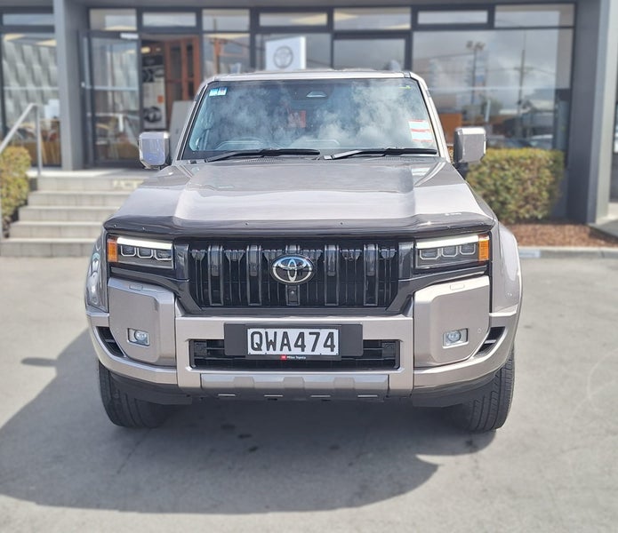 2024 Toyota Land Cruiser Prado VX 2.8 Hybrid image 2