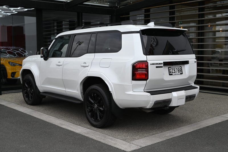2024 Toyota Land Cruiser Prado VX 2.8 Turbo Die... image 2