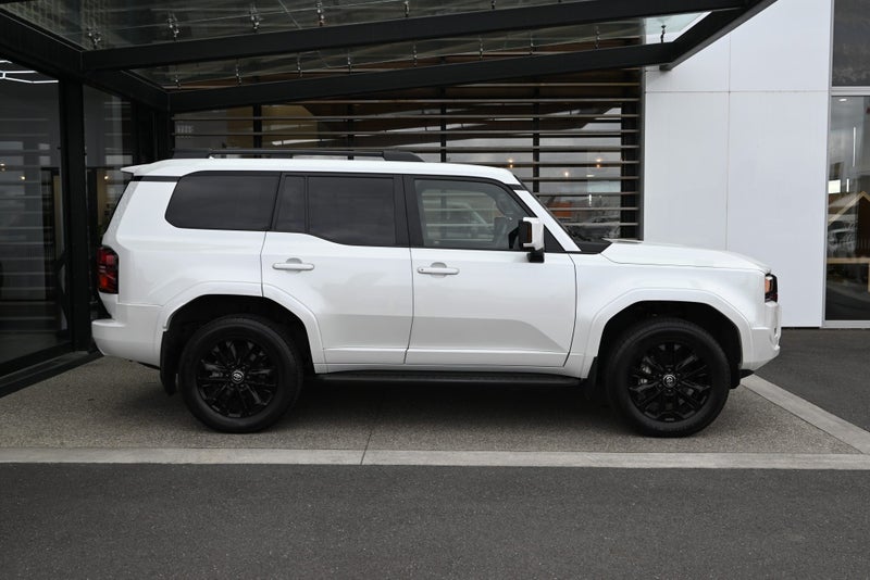 2024 Toyota Land Cruiser Prado VX 2.8 Turbo Die... image 5