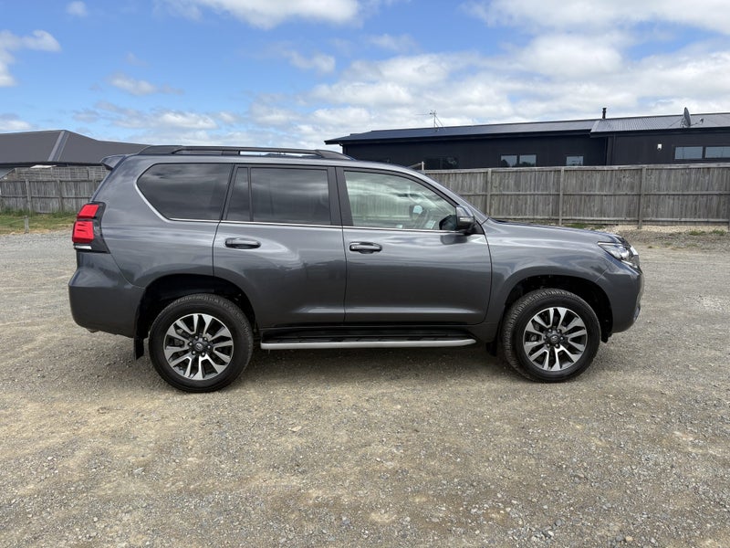 2024 Toyota Land Cruiser Prado VX 2.8D 6AT 4WD... image 3