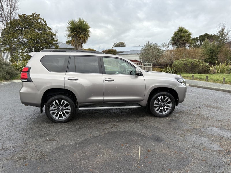 2024 Toyota Land Cruiser Prado VX 2.8D 6AT 4WD... image 3