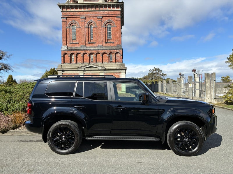 2024 Toyota Land Cruiser Prado VX 2.8D image 2