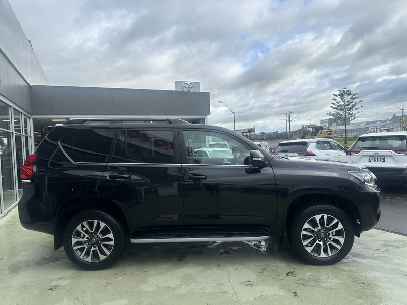 2024 Toyota Land Cruiser Prado VX 2.8D Automati... image 5