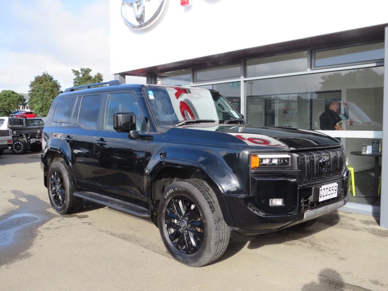 2024 Toyota Land Cruiser Prado VX 2.8D Hybrid image 2