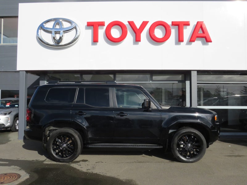 2024 Toyota Land Cruiser Prado VX 2.8D Hybrid image 4
