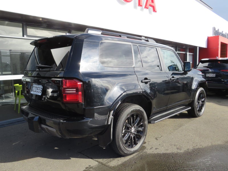 2024 Toyota Land Cruiser Prado VX 2.8D Hybrid image 5