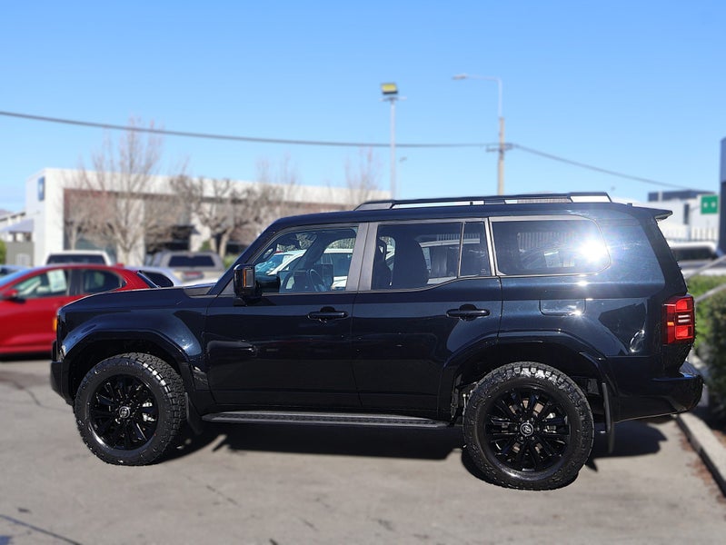 2024 Toyota Land Cruiser Prado VX 2.8D Hybrid 4WD image 4
