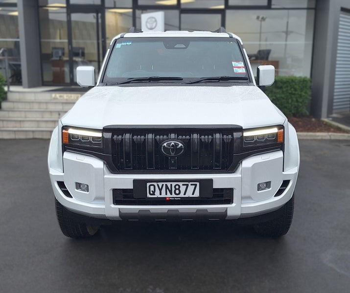 2024 Toyota Land Cruiser Prado VX 2.8D Hybrid 4WD image 2