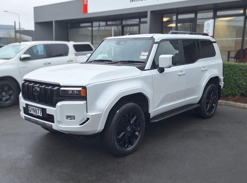 2024 Toyota Land Cruiser Prado VX 2.8D Hybrid 4WD image 3