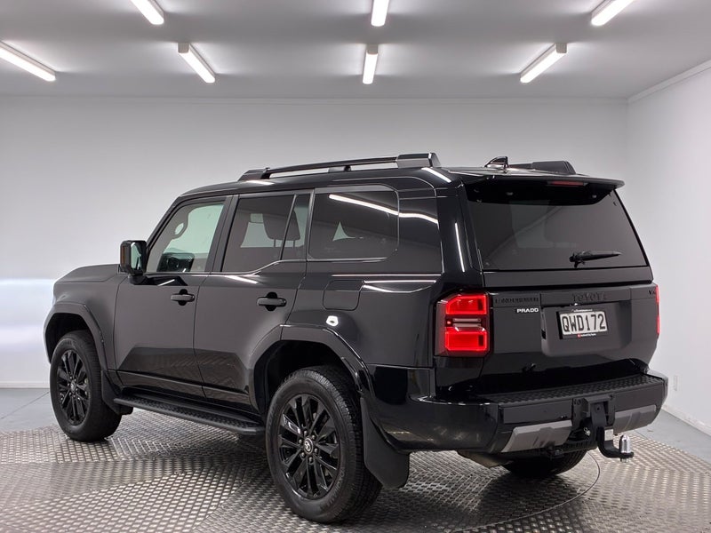2024 Toyota Land Cruiser Prado VX 2.8D Hybrid image 5