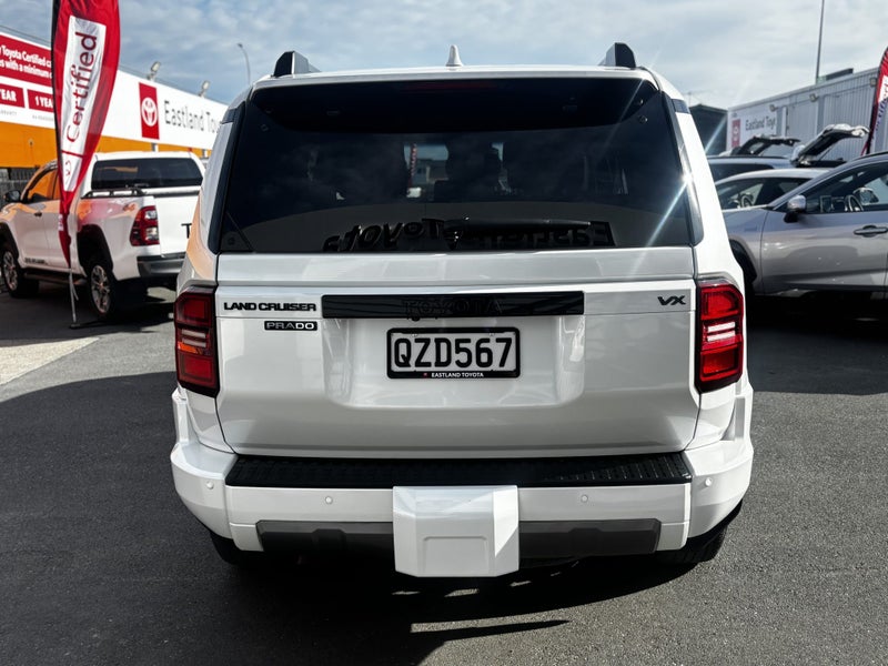2024 Toyota Land Cruiser Prado VX 2.8D Hybrid 8... image 5