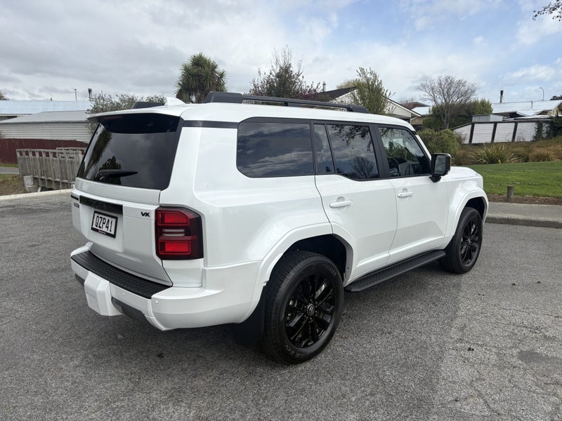 2024 Toyota Land Cruiser Prado VX 2.8D Hybrid 8... image 5