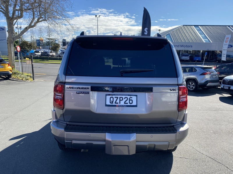 2024 Toyota Land Cruiser Prado VX 2.8D Hybrid 8... image 3