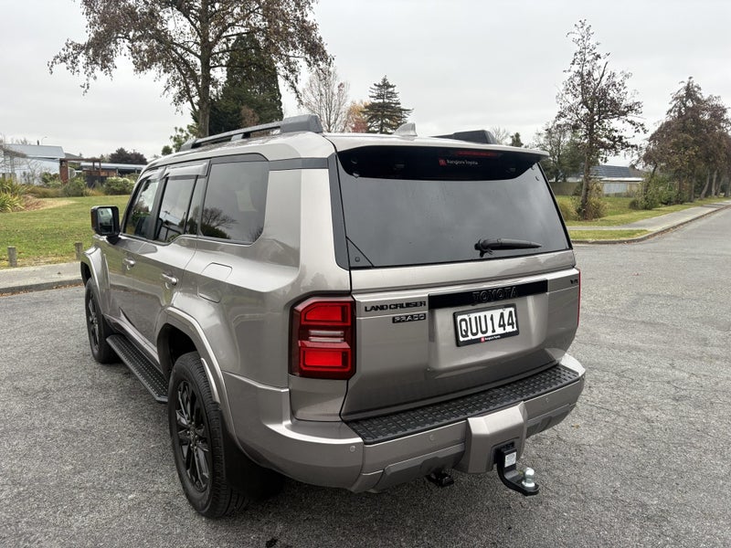 2024 Toyota Land Cruiser Prado VX 2.8D Hybrid 8... image 2