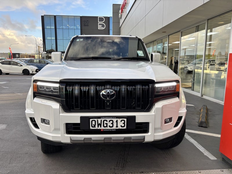 2024 Toyota Land Cruiser Prado VX 2.8D Hybrid 8... image 4