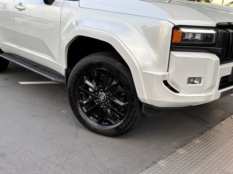 2024 Toyota Land Cruiser Prado VX 2.8D Hybrid 8... image 5