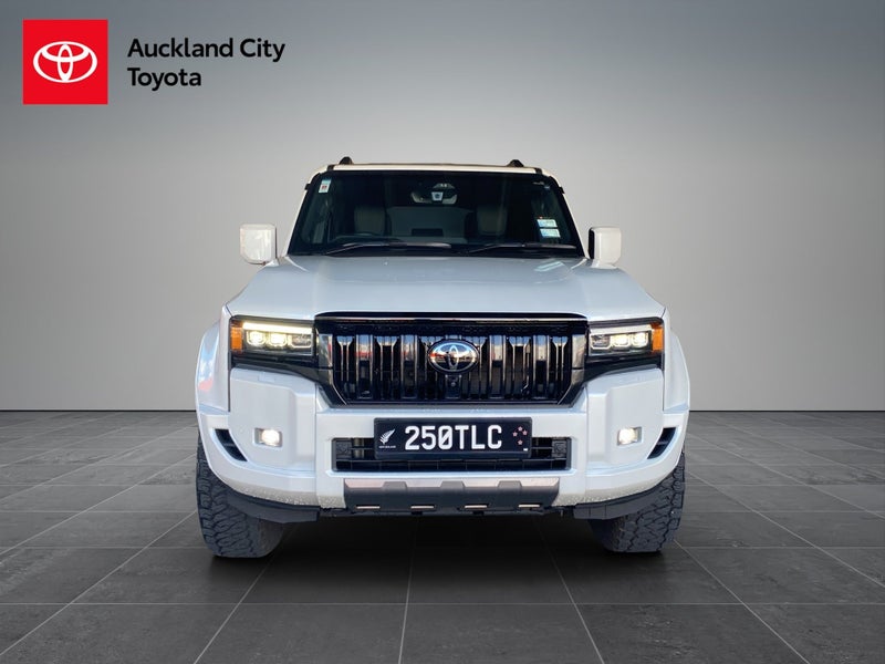 2024 Toyota Land Cruiser Prado VX 2.8D Hybrid 8... image 2