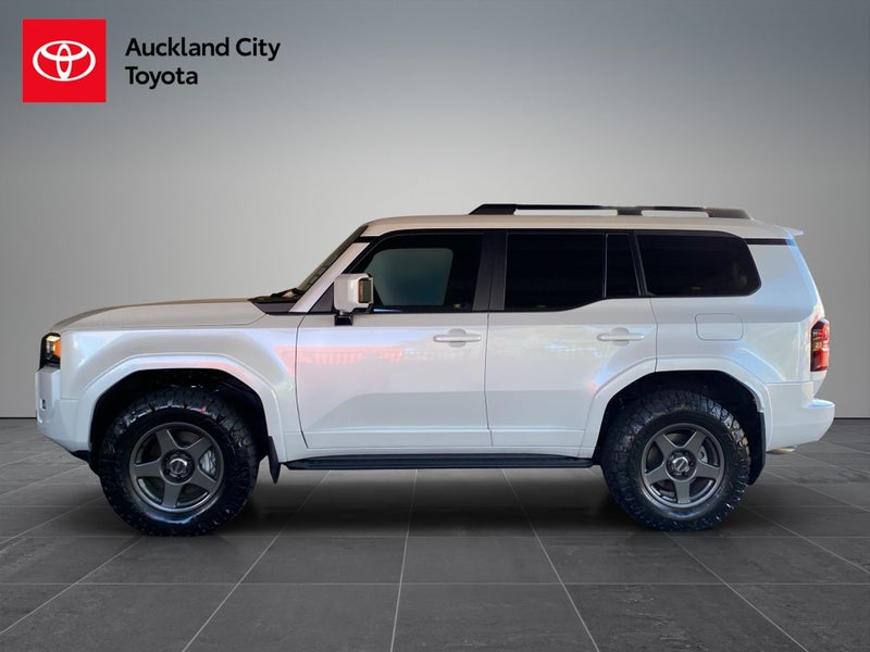 2024 Toyota Land Cruiser Prado VX 2.8D Hybrid 8... image 4
