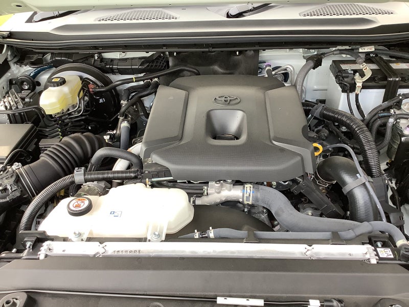2024 Toyota Land Cruiser Prado VX 2.8D Hybrid 8... image 4