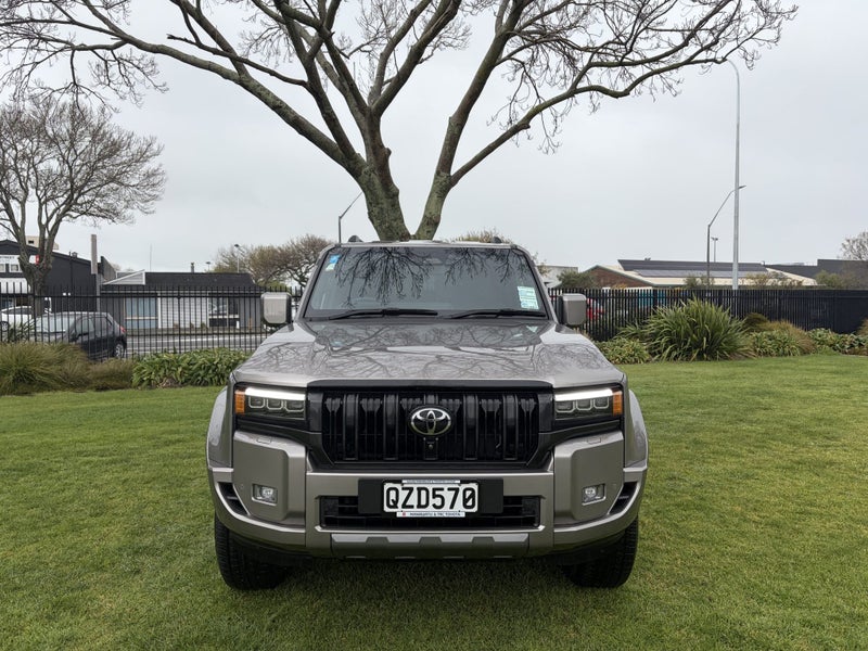 2024 Toyota Land Cruiser Prado VX 2.8D Hybrid A... image 2