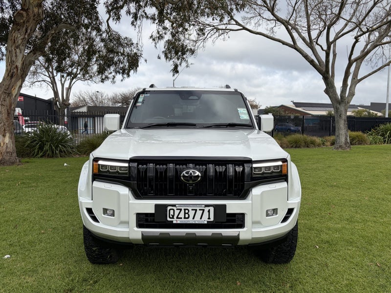 2024 Toyota Land Cruiser Prado VX 2.8D Hybrid A... image 2