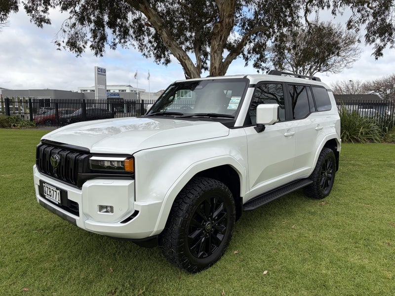 2024 Toyota Land Cruiser Prado VX 2.8D Hybrid A... image 3