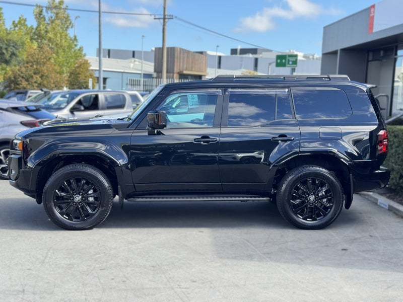 2024 Toyota Land Cruiser Prado VX 2.8L Hybrid 8... image 4