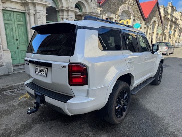 2024 Toyota Land Cruiser Prado VX image 5