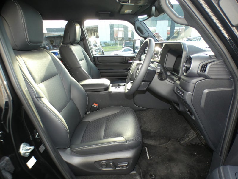 2024 Toyota Land Cruiser Prado VX image 3