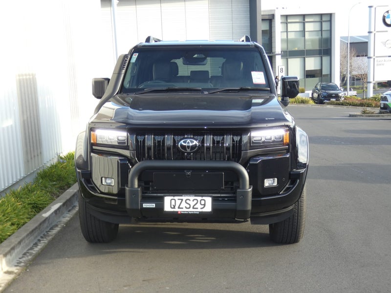 2024 Toyota Land Cruiser Prado VX image 4