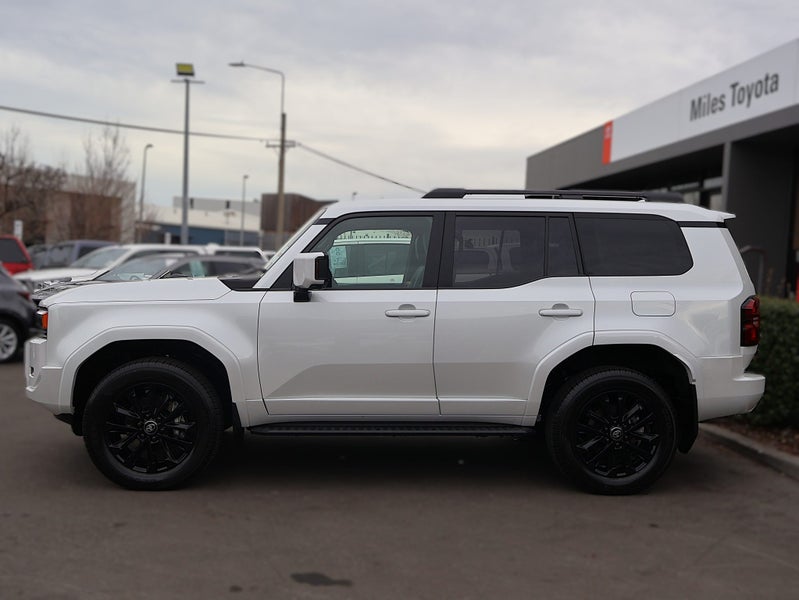 2024 Toyota Land Cruiser Prado VX HYBRID, 4WD/4... image 4