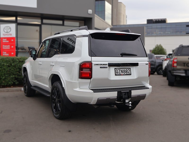 2024 Toyota Land Cruiser Prado VX HYBRID, 4WD/4... image 5