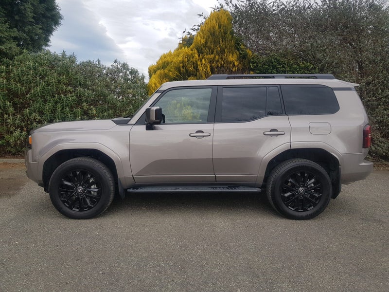 2024 Toyota Land Cruiser Prado VX Limited 2.8 T... image 4