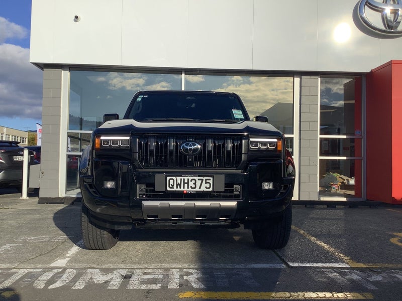 2024 Toyota Land Cruiser Prado VX Limited Hybri... image 2
