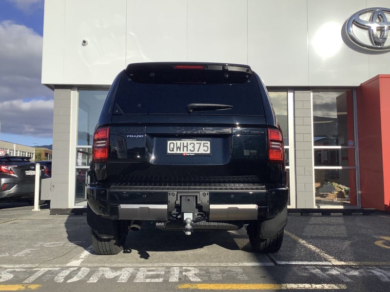 2024 Toyota Land Cruiser Prado VX Limited Hybri... image 5