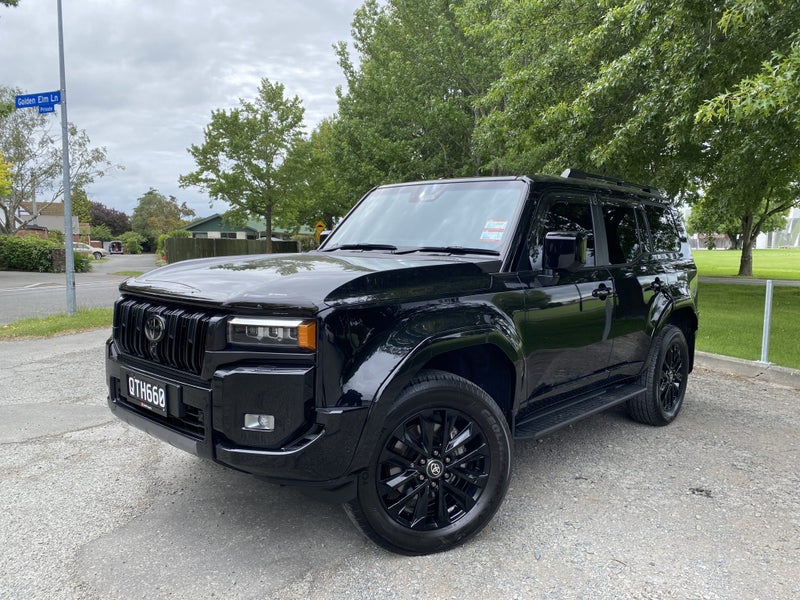 2024 Toyota Land Cruiser Prado VXL 2.8D Hybrid... image 3