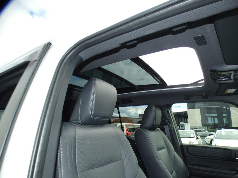 2024 Toyota Land Cruiser Prado VXL image 2