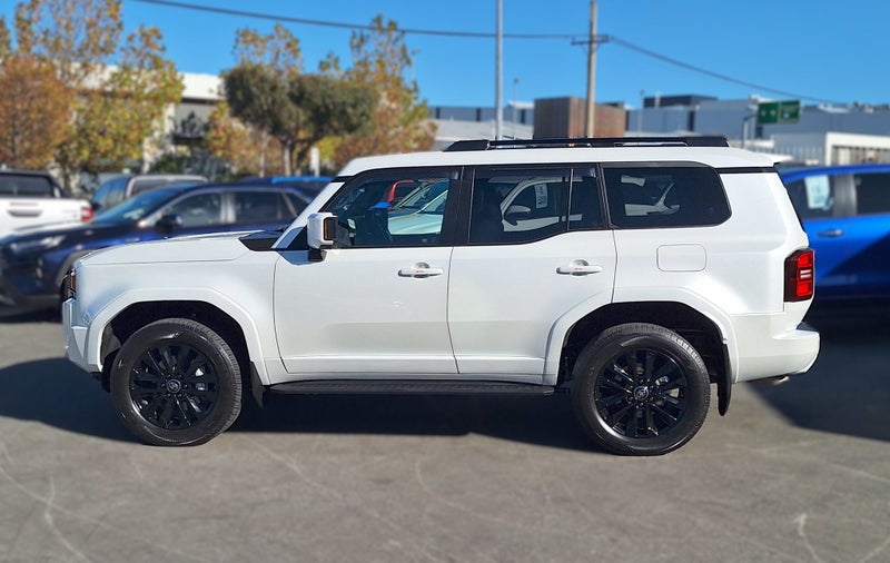 2024 Toyota Land Cruiser VX DIESEL HYBRID 4WD/4... image 4