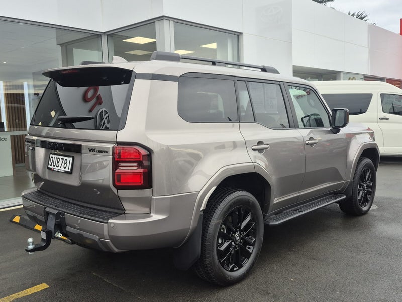 2024 Toyota Land Cruiser VX Limited 2.8DT HYB 4WD image 3