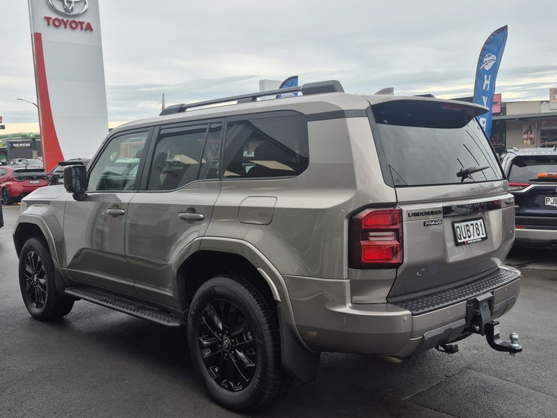 2024 Toyota Land Cruiser VX Limited 2.8DT HYB 4WD image 5